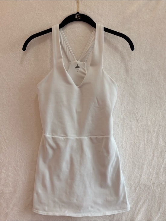 ALO Yoga Dresses & Skirts - Alo Yoga White Tennis Dress Romper Built In Shorts Shelf Bra Women's Small